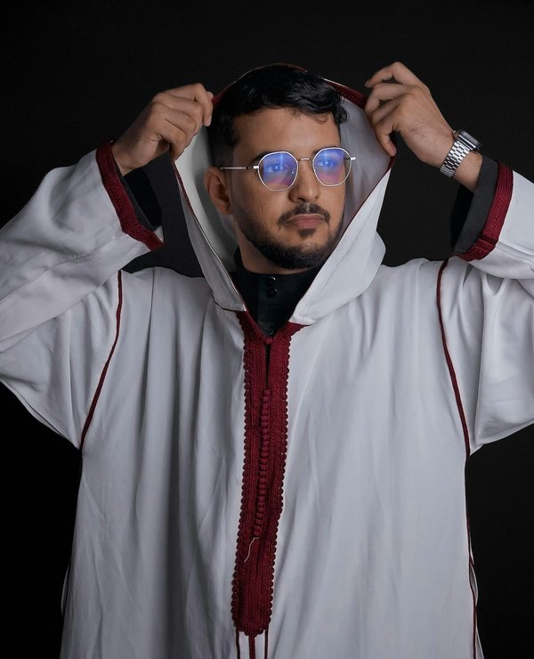 Stylé et abordable : la djellaba blanche homme à adopter